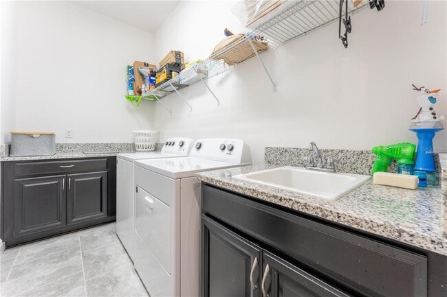 Building Photo - 13019 Stanthorne Ave