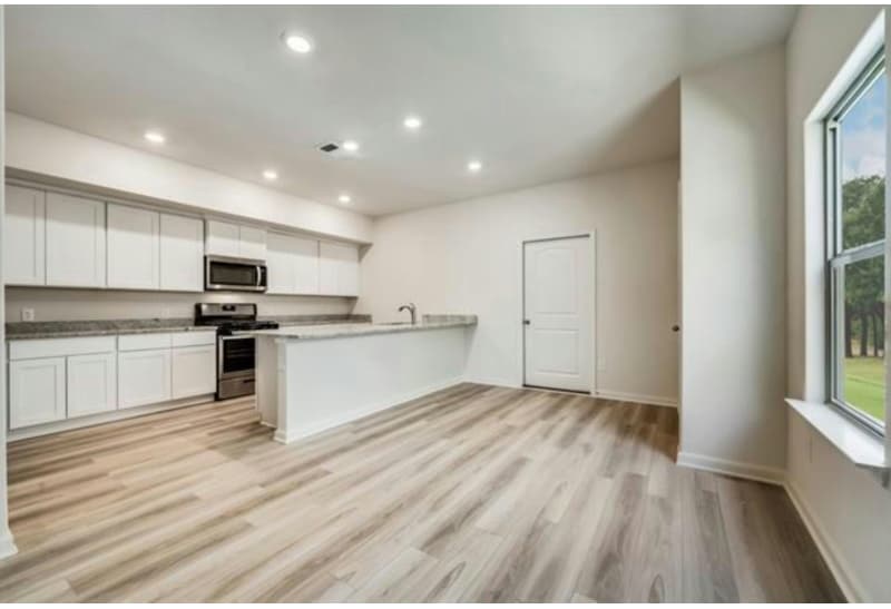 Building Photo - 203 Marsh Ln
