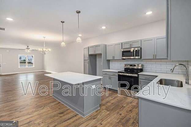 Building Photo - 124 Crest Pointe S