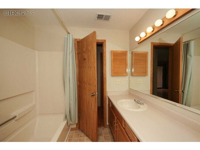 Building Photo - Charming 2BR Condo in Boulder