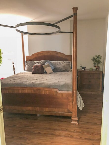 Bedroom - 1089 River Rd