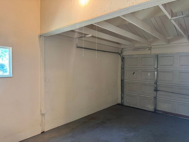 Building Photo - Welcome to 5810 Timberrock!