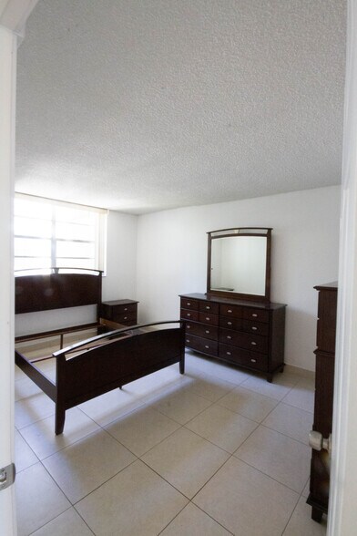 Bedroom - 3000 NW 48th Ter