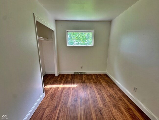 Building Photo - 2725 Kristen Dr W