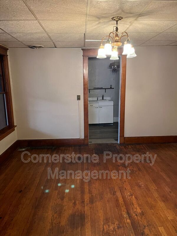 Building Photo - 19 Johnson Pl