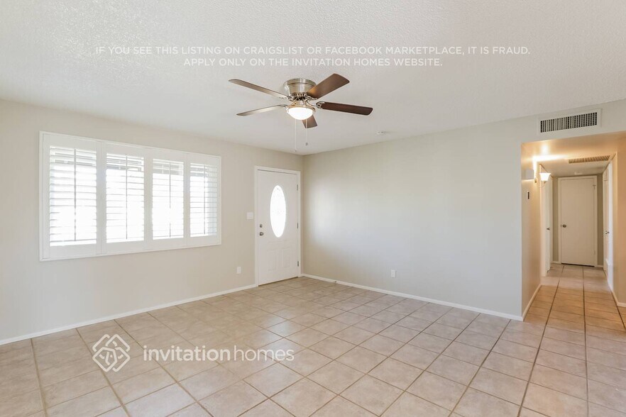 Building Photo - 617 E La Jolla Dr