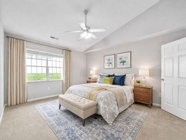 Building Photo - Beautiful 2BR 2BA Home w/ Sunroom • Full Kitchen Suite • Attached Garage in Columbus