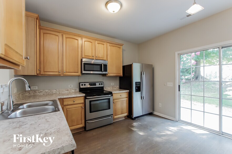 Building Photo - 16840 Kettlewell Ln
