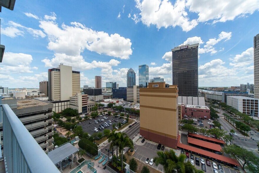 Building Photo - 777 N Ashley Dr