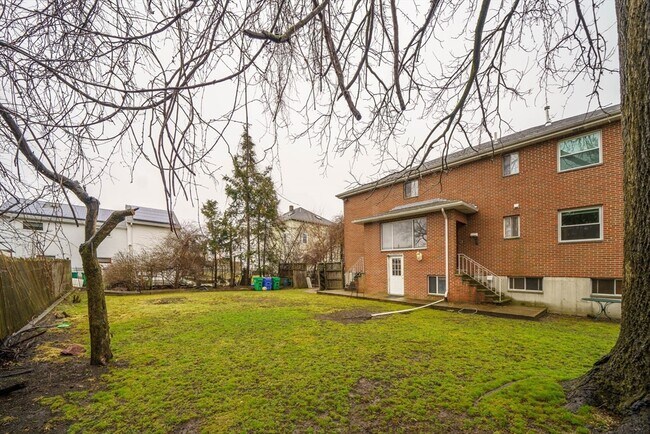 Building Photo - 19 Ashmont Ave