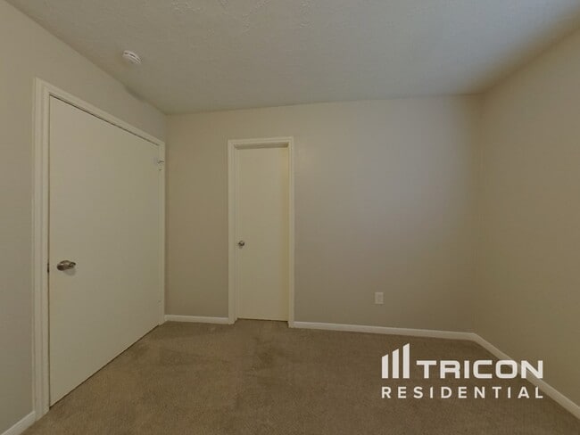 Building Photo - 5511 Fairview Forest Dr