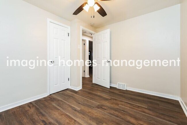 Building Photo - Charming 3 Bedroom for Rent in Brookline!