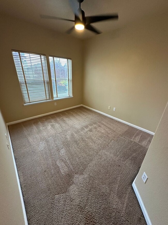 Building Photo - Beautiful Natomas Park Home – 5 Bed / 3 Bath, new interior paint, 2 story!