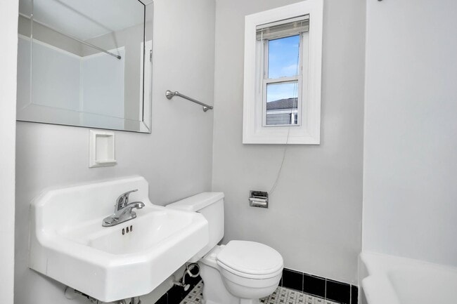Building Photo - 2BR / 1BA Townhome In Old Town/Five Points!