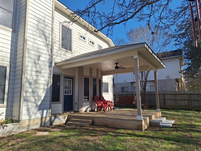 Building Photo - 217 Corsica Dr