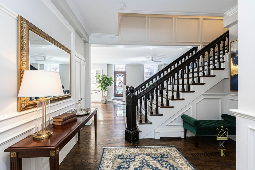 Building Photo - 85 Regent St