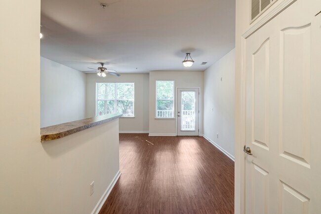 Building Photo - Ridgeway 32