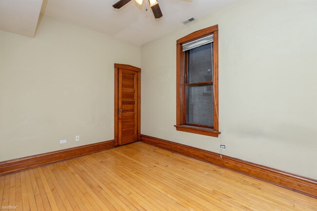 Building Photo - 3 br, 1 bath Condo - 2722 N Monticello Ave