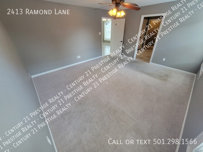 Building Photo - 2413 Ramond Ln