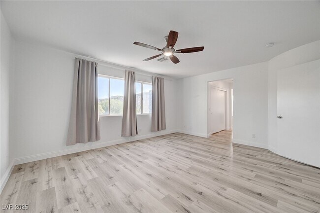 Building Photo - 9893 Canyon Peak Dr
