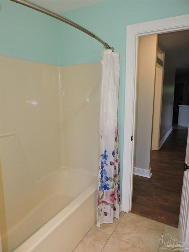 Building Photo - 5016 Challenger Way