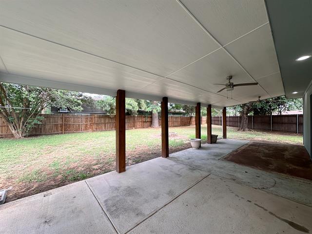 Building Photo - 6600 Lakeside Dr