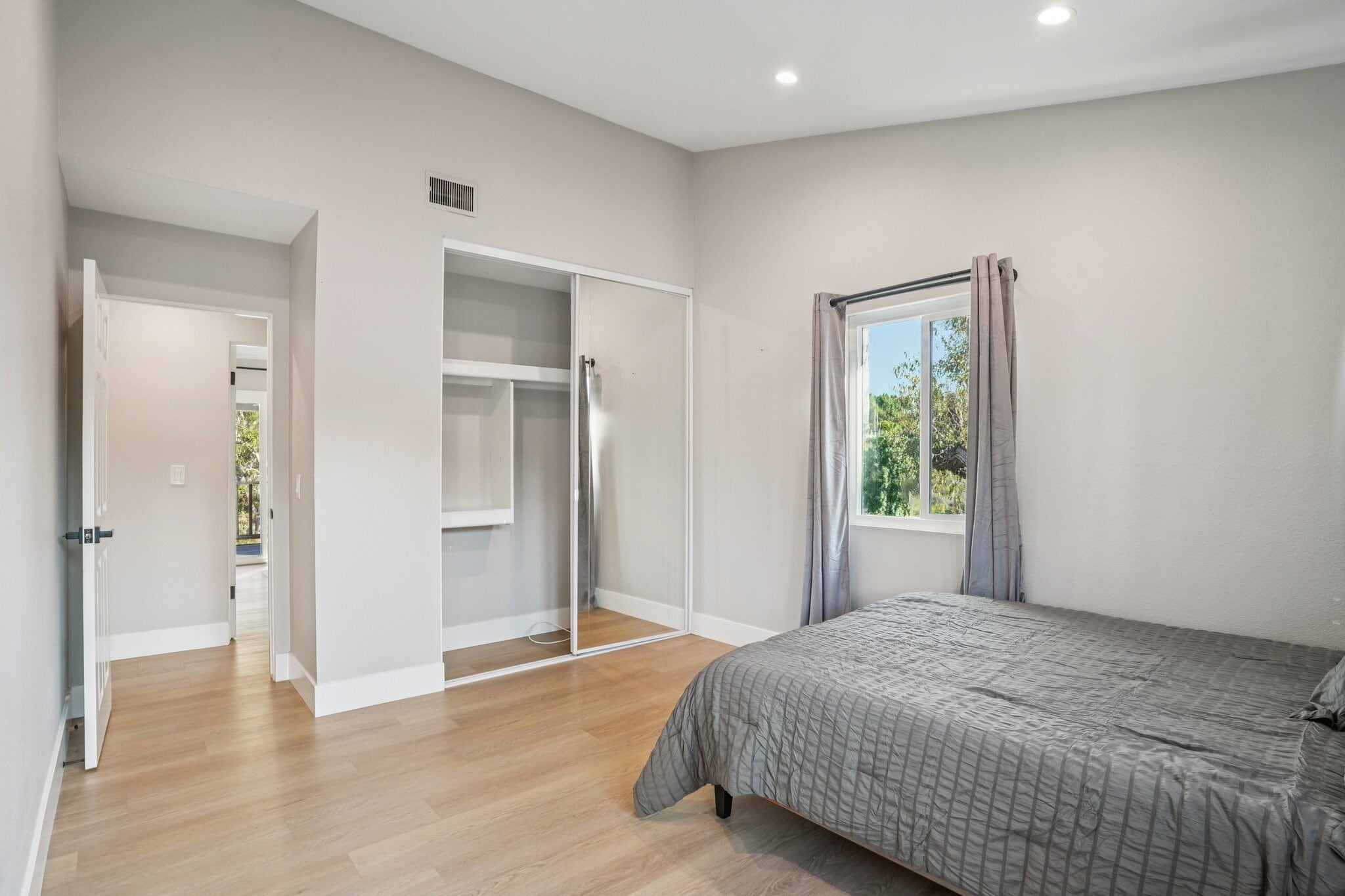 Building Photo - 835 Amigos Way