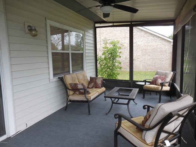 Building Photo - 2024 Hovington Cir W