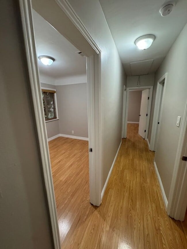 Building Photo - CRENSHAW 17024-17026