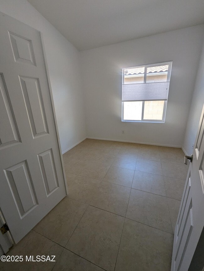 Building Photo - 12122 N Sterling Ave