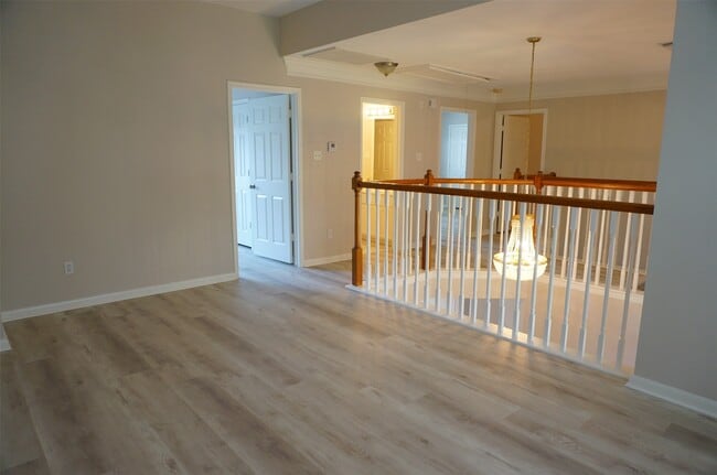 Building Photo - 4607 Forest Home Dr