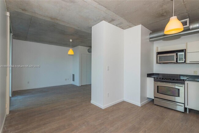 Building Photo - 690 SW 1st Ct