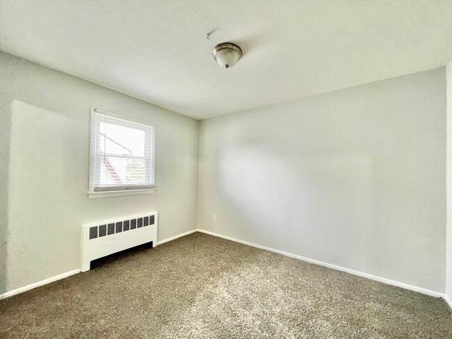Building Photo - 51 Baisley Ave