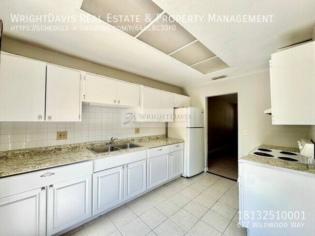 Building Photo - 627 Wildwood Way