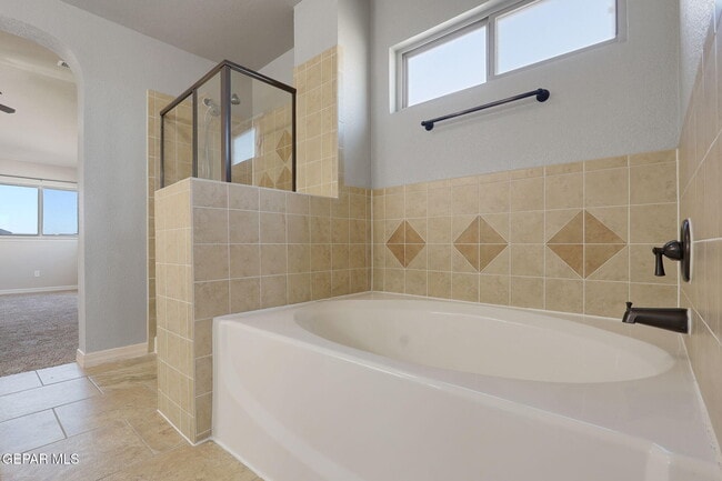 Building Photo - 363 Duskwood St