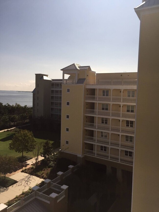 Building Photo - Fabulous Waterfront Condo in Coveted "Harbour Village" on Beautiful St. Andrew's Bay!