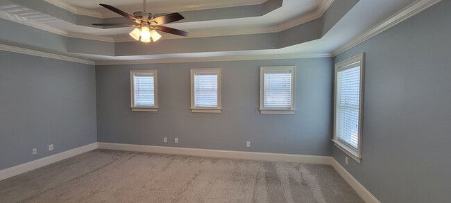 Building Photo - Stunning 4-Bedroom, 3.5-bath Home in the P...