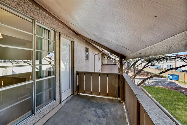 Building Photo - 10580 High Hollows Dr
