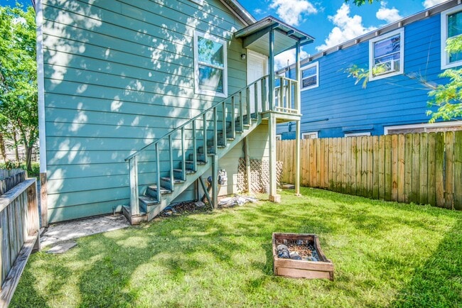 Building Photo - 206 Frawley St