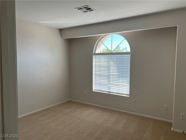 Building Photo - 10133 Quaint Tree St