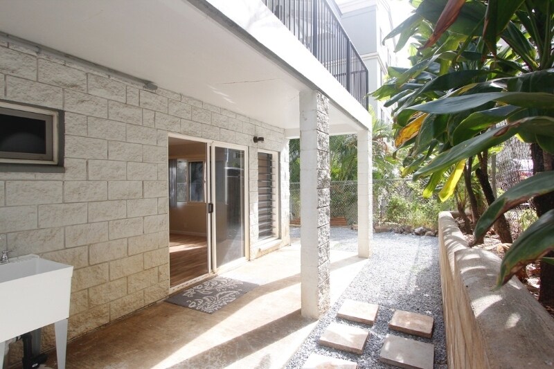 Building Photo - 923 Green St