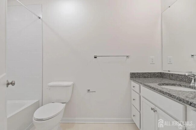 Building Photo - 735 Station Rd