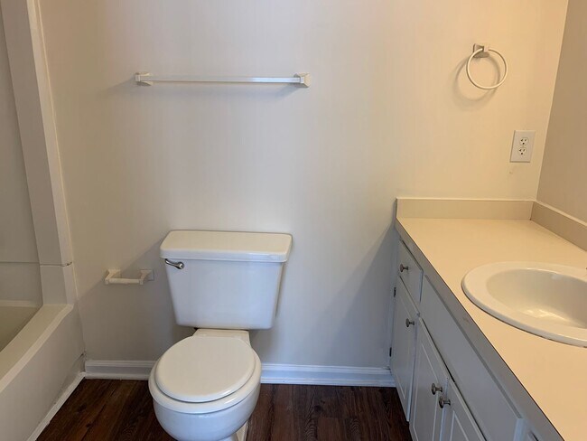 Building Photo - 7601