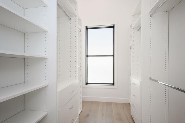 Building Photo - 900 Filbert St