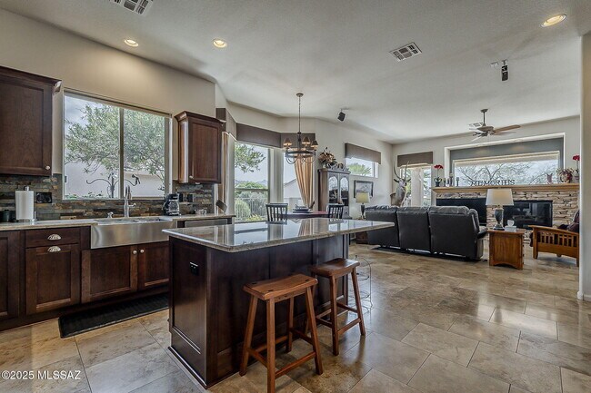 Building Photo - 65473 E Rose Ridge Dr