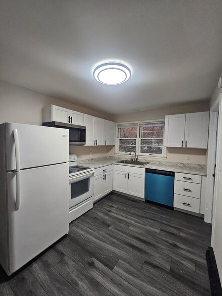 Building Photo - 2810 Andes Dr