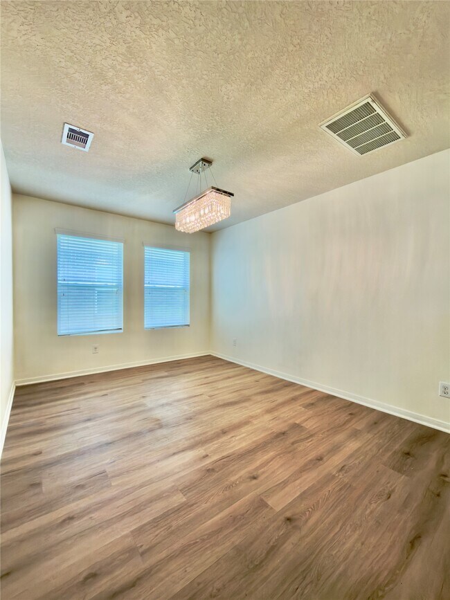 Building Photo - 4935 Fair Oak Dale Ln