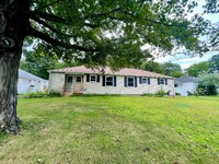 Building Photo - 180 Circle Dr