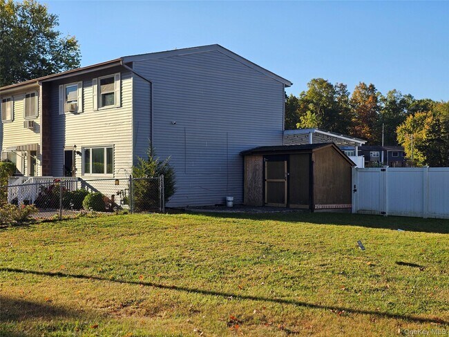 Building Photo - 35 N Aspen Rd