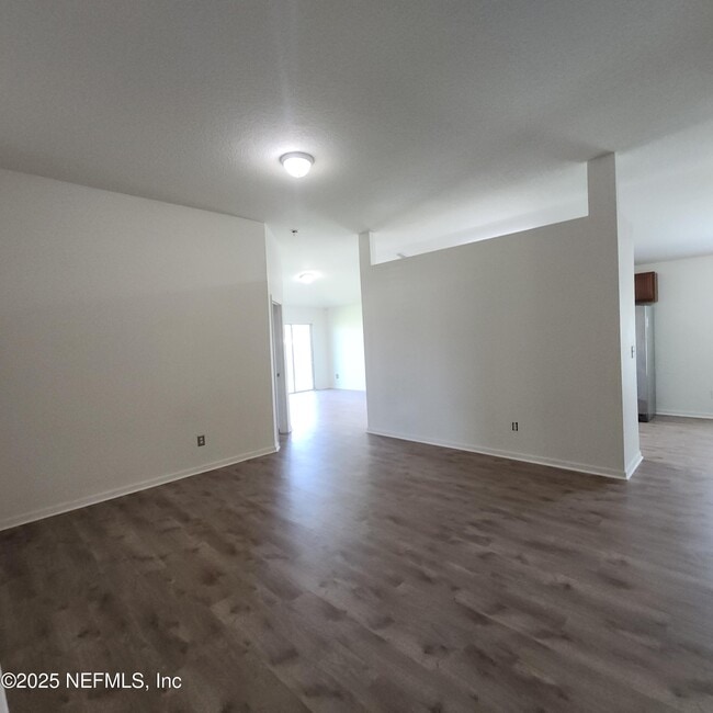 Building Photo - 15307 Bareback Dr